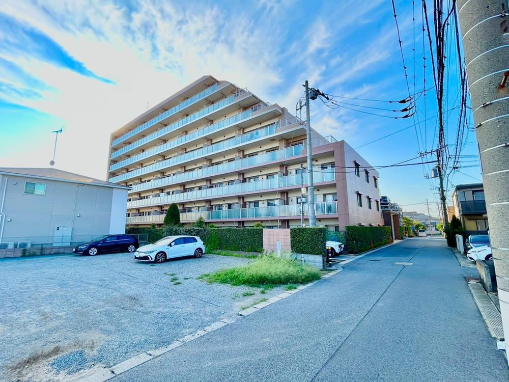 4LDK apartment in Funabashi, Chiba - Photo 1