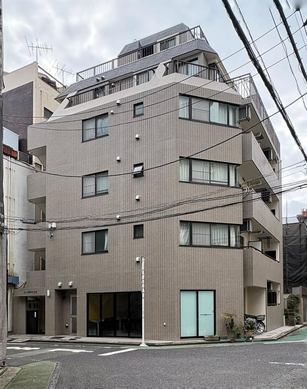 2DK+S apartment in Bunkyo Ward, Tokyo - Photo 1