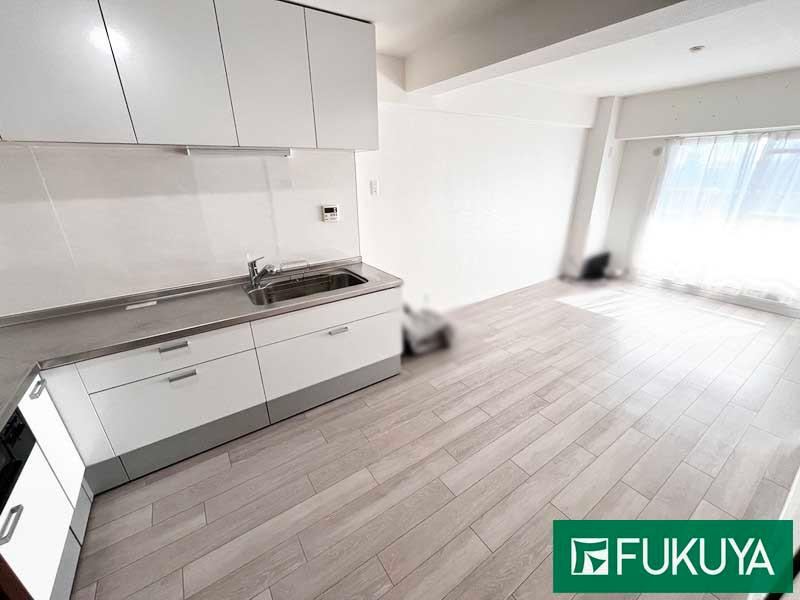 3LDK apartment in Suminoe Ward, Osaka - Photo 1