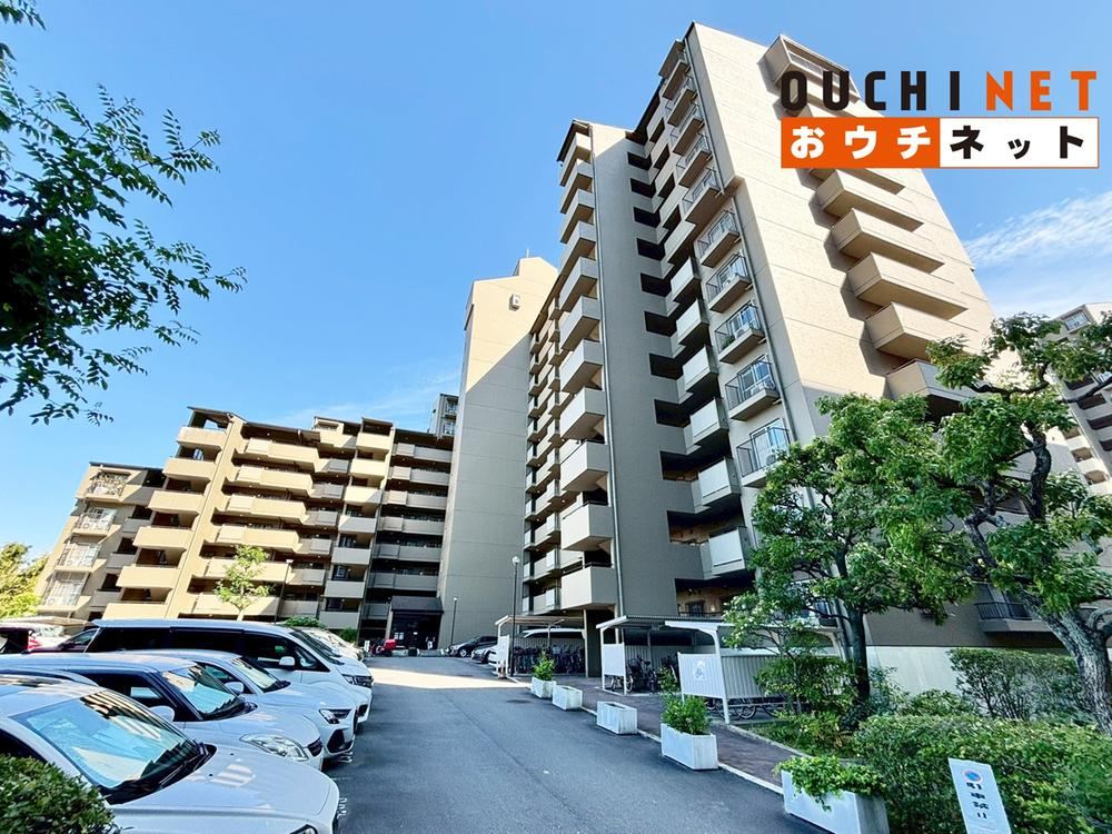 2LDK+S apartment in Toyonaka, Osaka - Photo 1