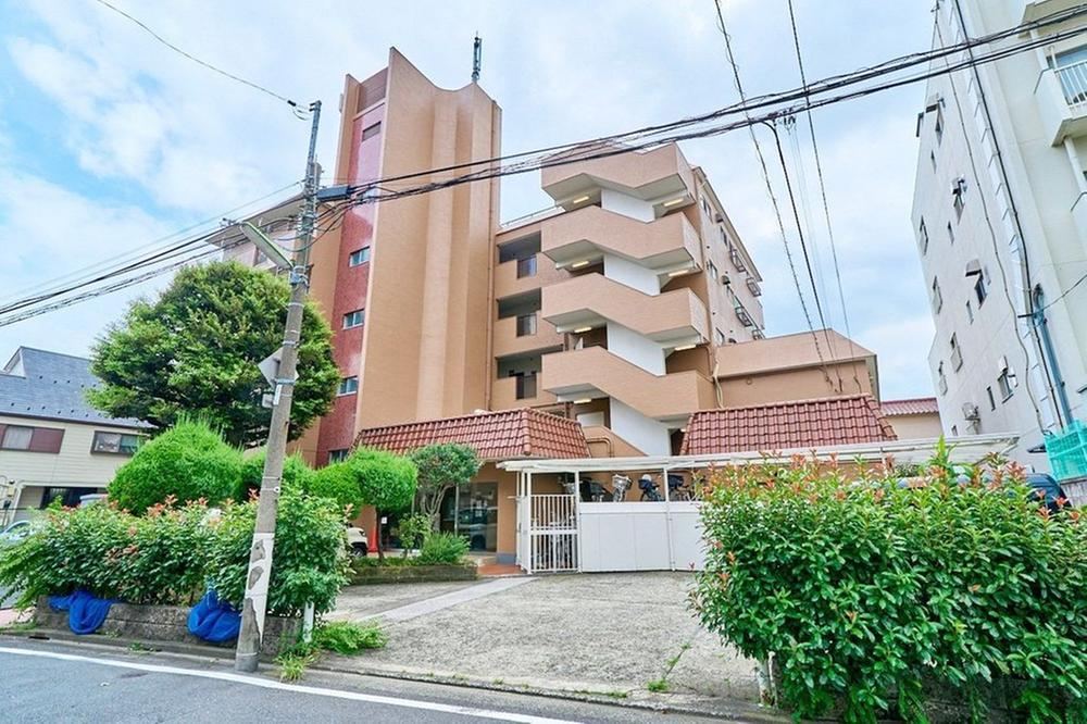 3LDK apartment in Shinagawa Ward, Tokyo - Photo 1