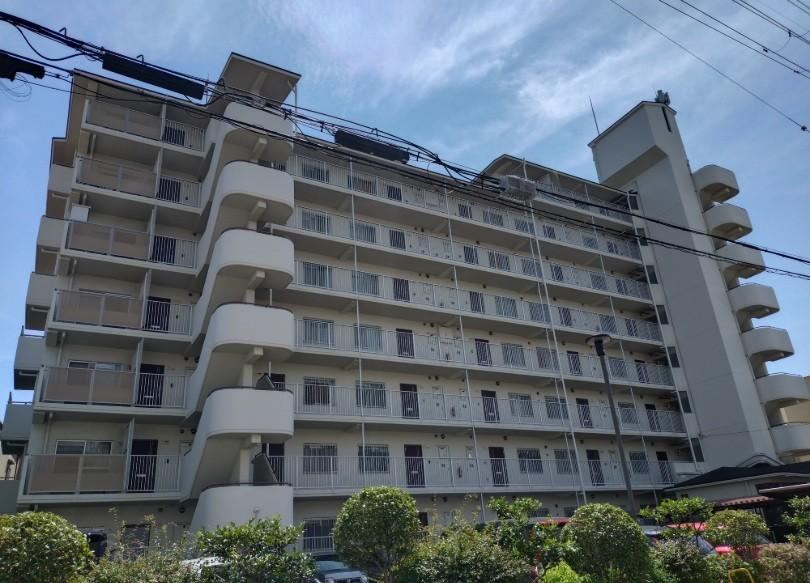 2LDK apartment in Yodogawa Ward, Osaka - Photo 1