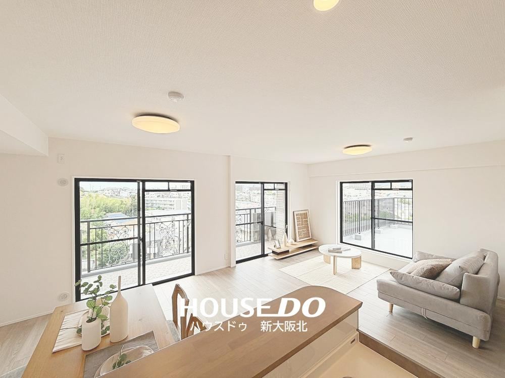 2LDK apartment in Suita, Osaka - Photo 1