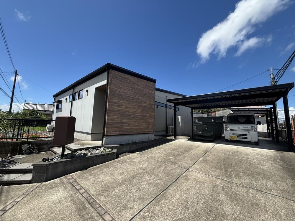 4LDK house in Miyakonojo, Miyazaki - Photo 1