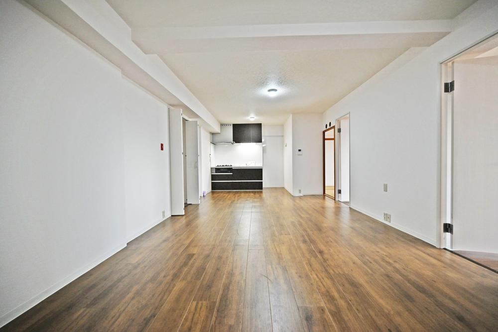 4LDK apartment in Suita, Osaka - Photo 1