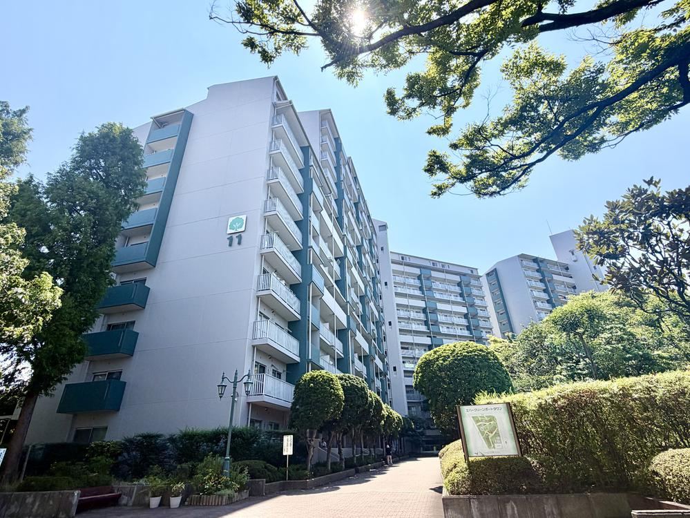 4LDK apartment in Suminoe Ward, Osaka - Photo 1