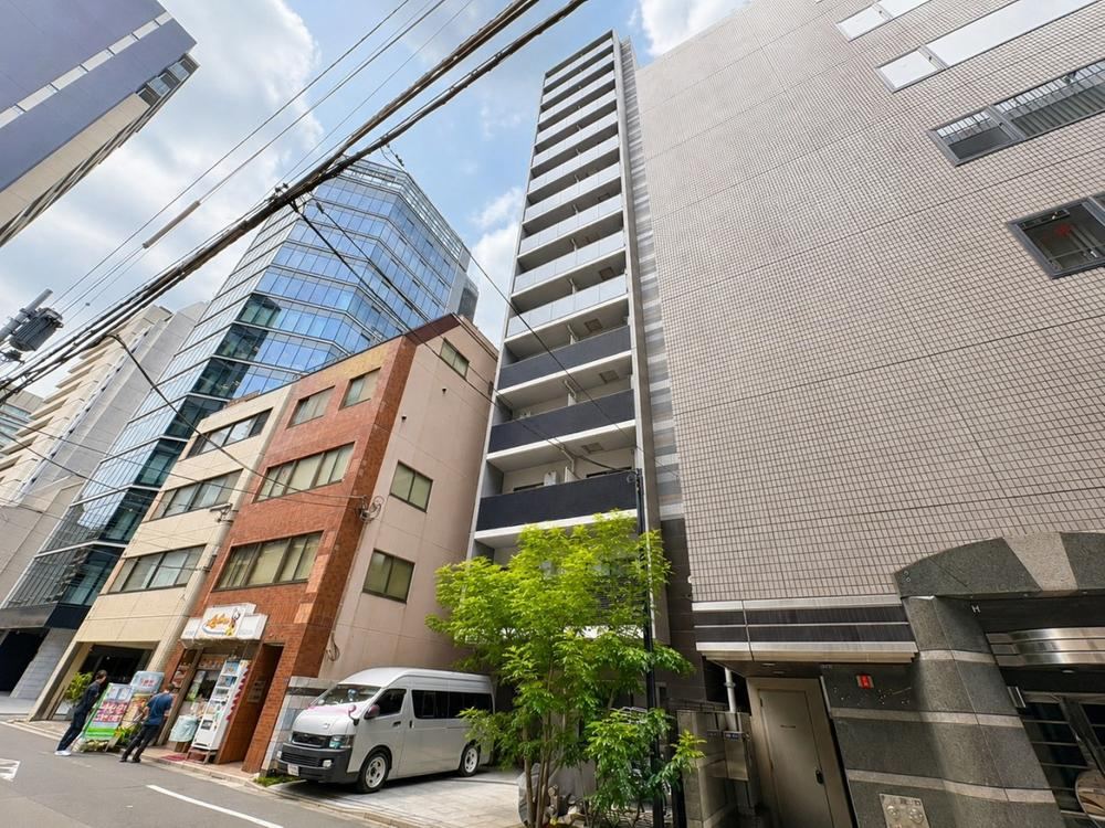 2LDK apartment in Minato Ward, Tokyo - Photo 1