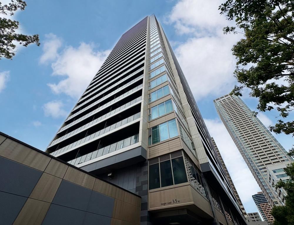 2LDK apartment in Chuo Ward, Tokyo - Photo 1
