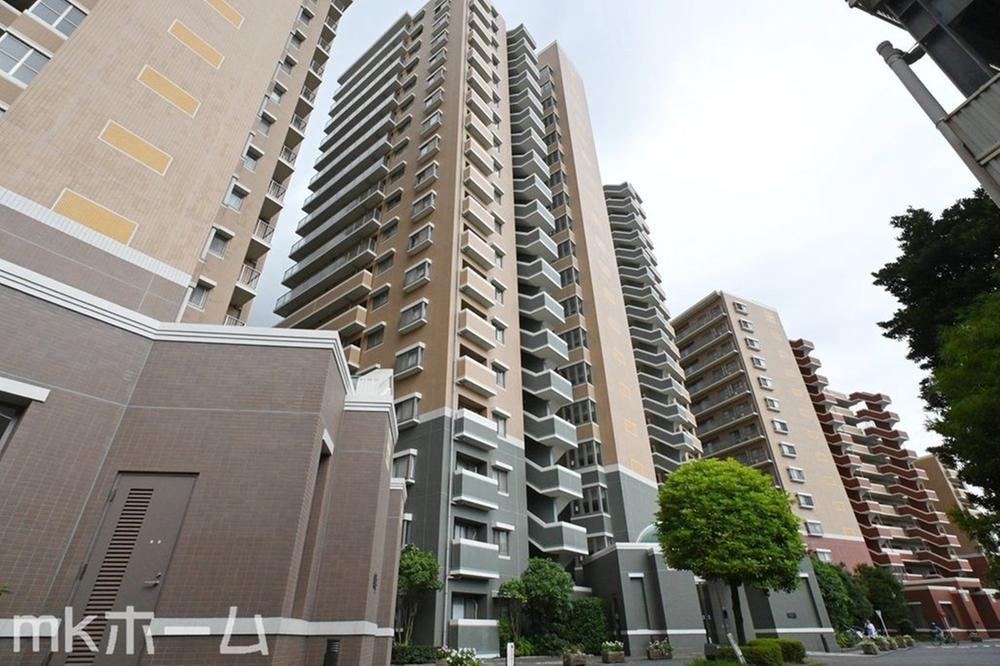 3LDK apartment in Urayasu, Chiba - Photo 1
