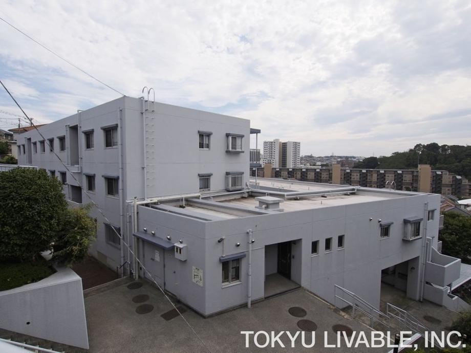 3LDK apartment in Konan Ward, Yokohama, Kanagawa - Photo 1