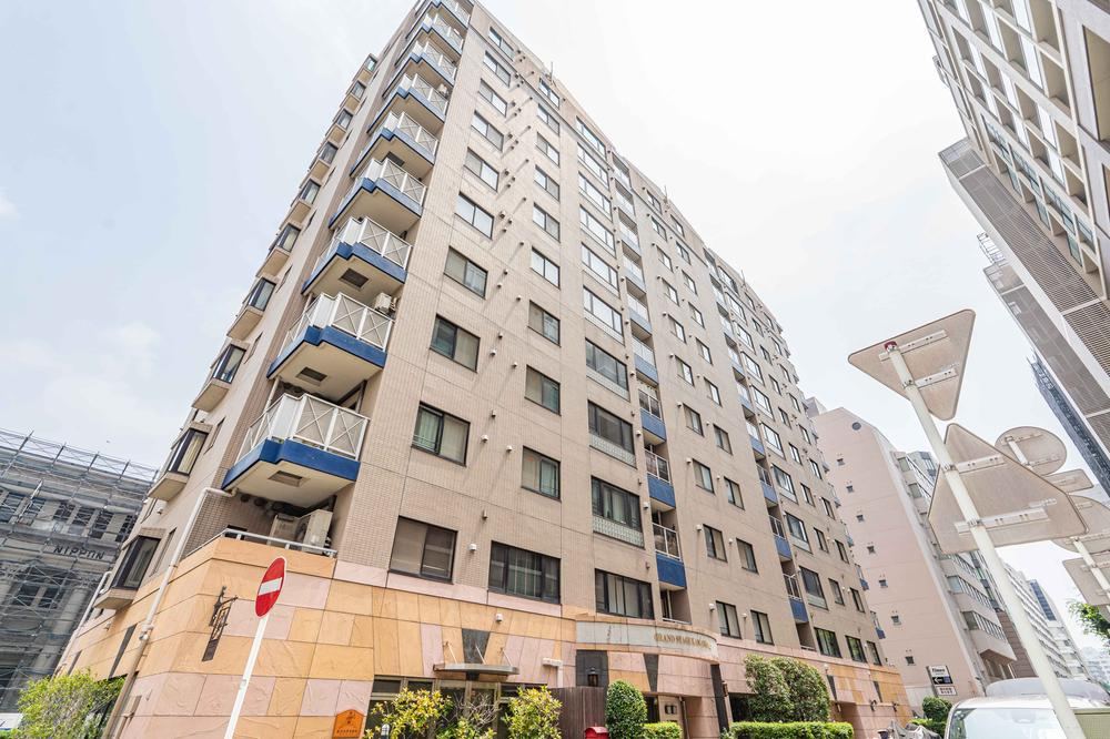 2LDK+S apartment in Naka Ward, Yokohama, Kanagawa - Photo 1