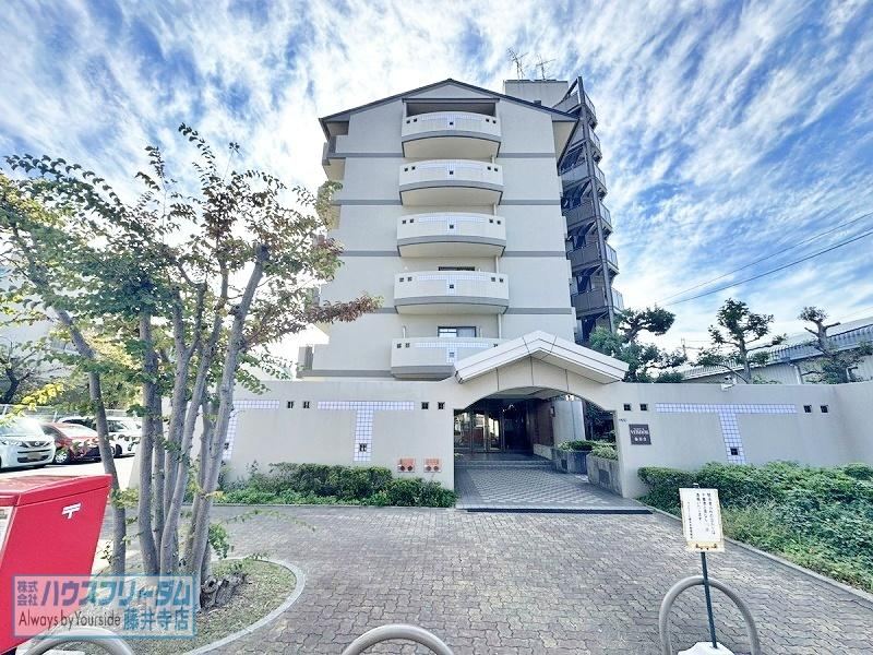 2LDK apartment in Fujiidera, Osaka - Photo 1