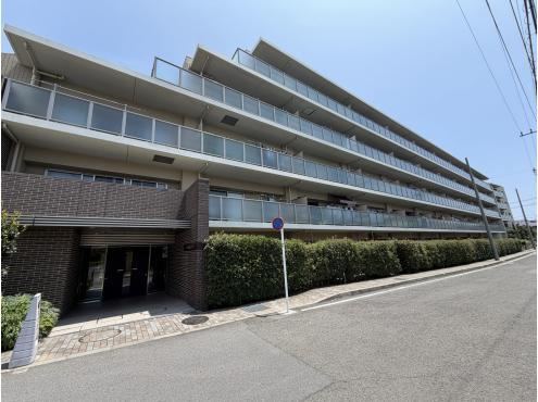 3LDK+S apartment in Hiratsuka, Kanagawa - Photo 1