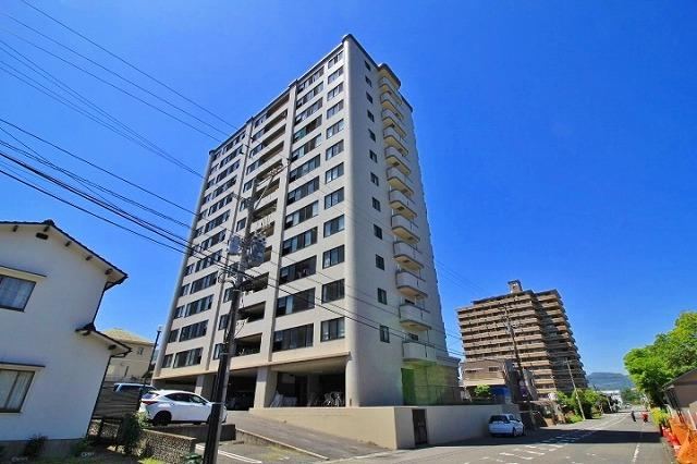 4LDK apartment in Beppu, Oita - Photo 1