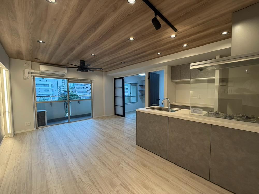 3LDK apartment in Bunkyo Ward, Tokyo - Photo 1