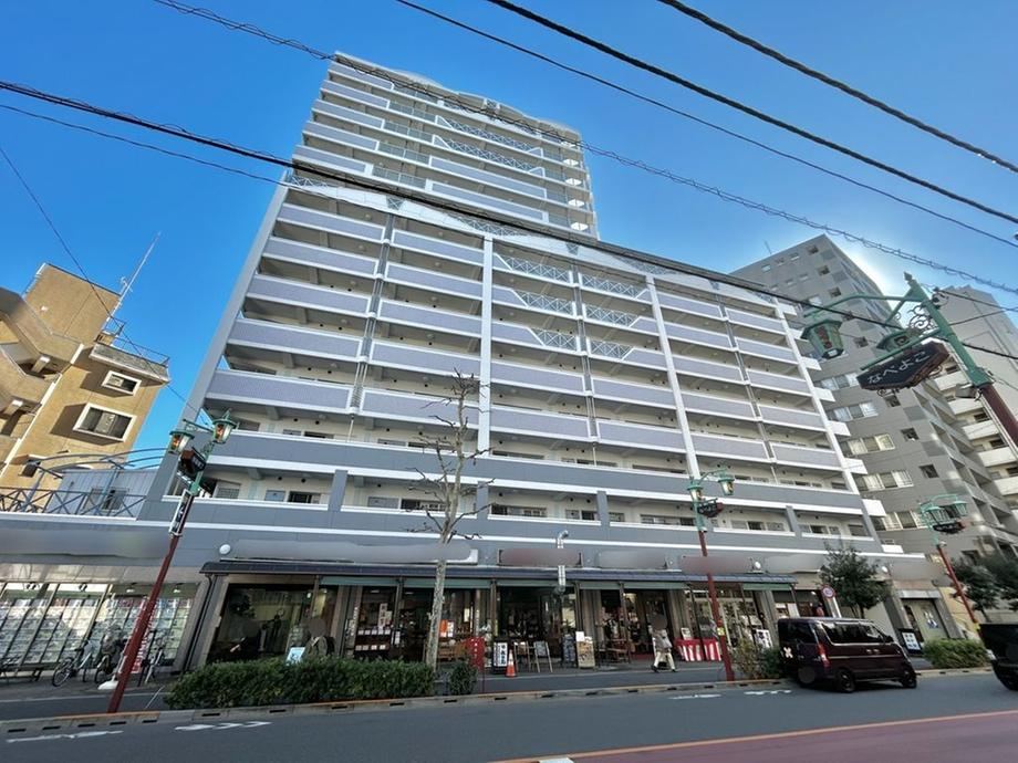 2LDK+S apartment in Nakano Ward, Tokyo - Photo 1