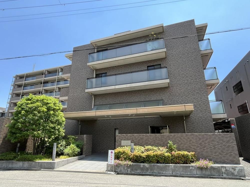 2LDK+2S apartment in Nishinomiya, Hyogo - Photo 1