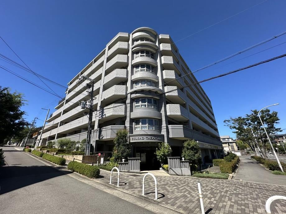 3LDK apartment in Suita, Osaka - Photo 1