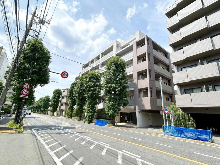 3LDK apartment in Nakano Ward, Tokyo - Photo 1