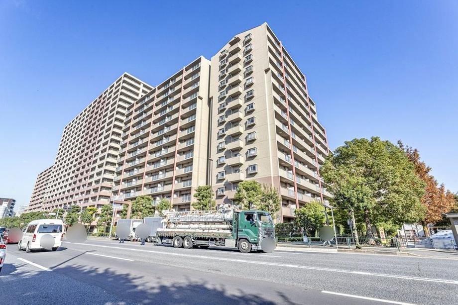 3LDK apartment in Koto Ward, Tokyo - Photo 1