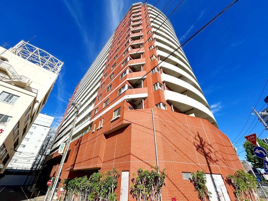 2LDK apartment in Nishi Ward, Yokohama, Kanagawa - Photo 1
