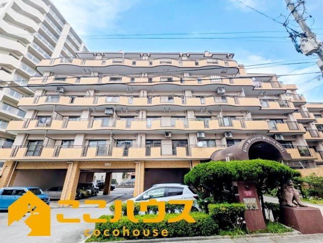 4LDK apartment in Naha, Okinawa - Photo 1