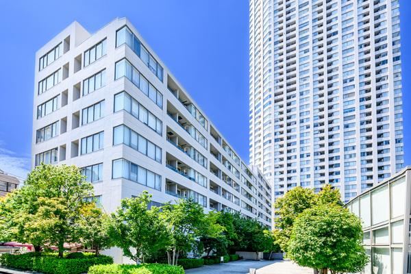 2LDK apartment in Minato Ward, Tokyo - Photo 1