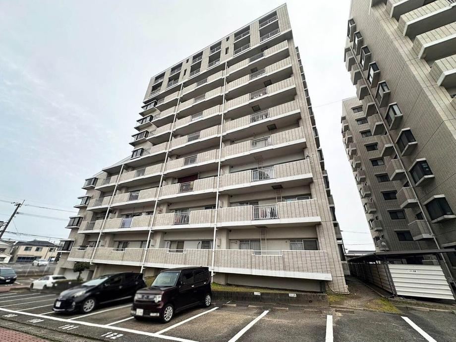 4LDK apartment in Tobata Ward, Kitakyushu, Fukuoka - Photo 1