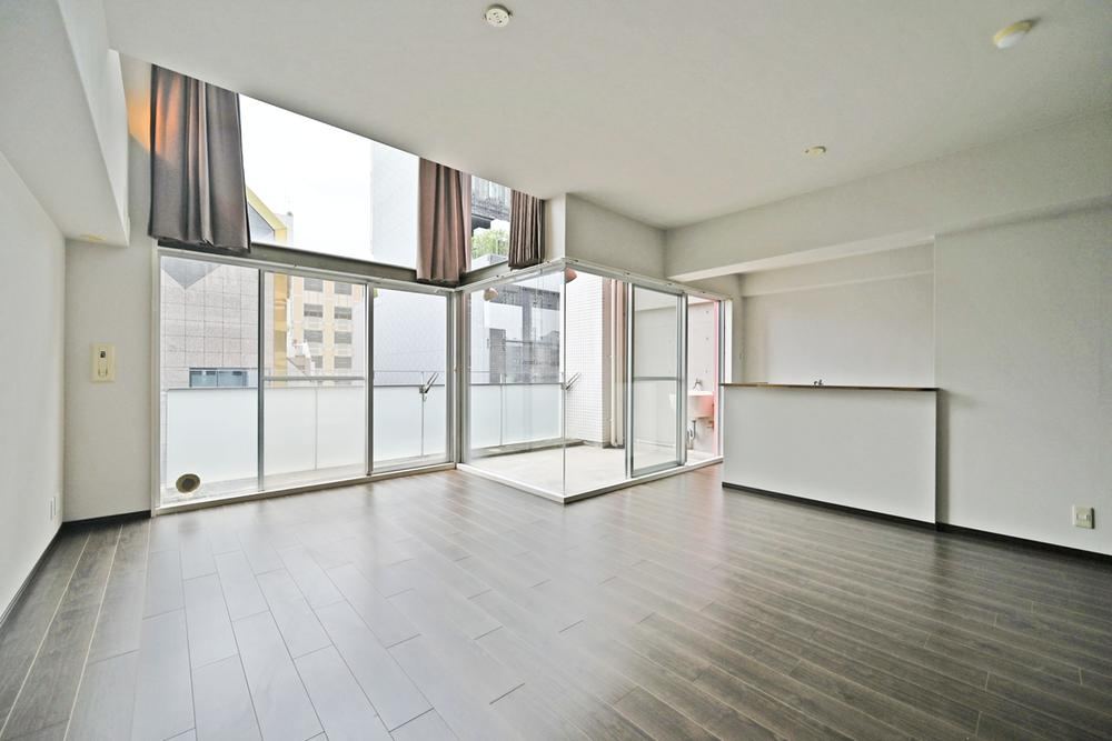 2LDK apartment in Yodogawa Ward, Osaka - Photo 1