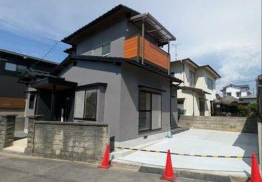 3LDK house in Matsuyama, Ehime - Photo 1