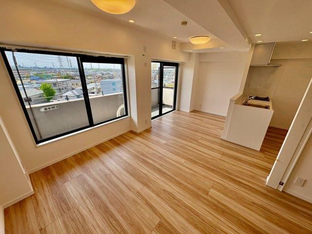 3LDK apartment in Koshigaya, Saitama - Photo 1