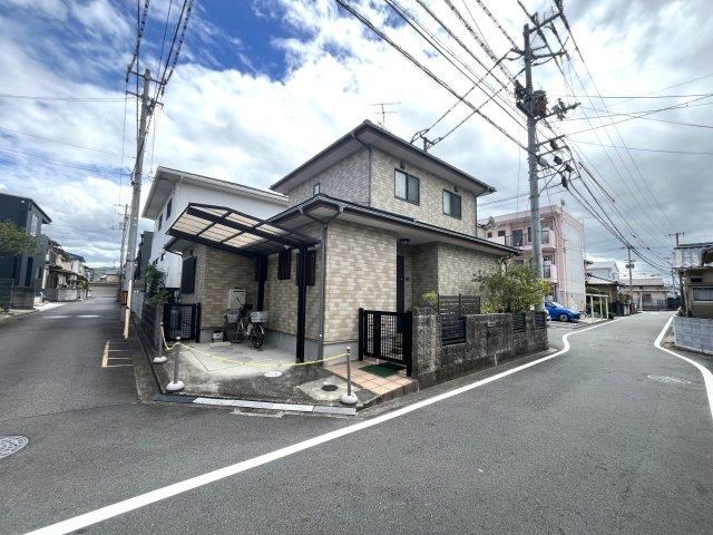 4LDK house in Matsuyama, Ehime - Photo 1
