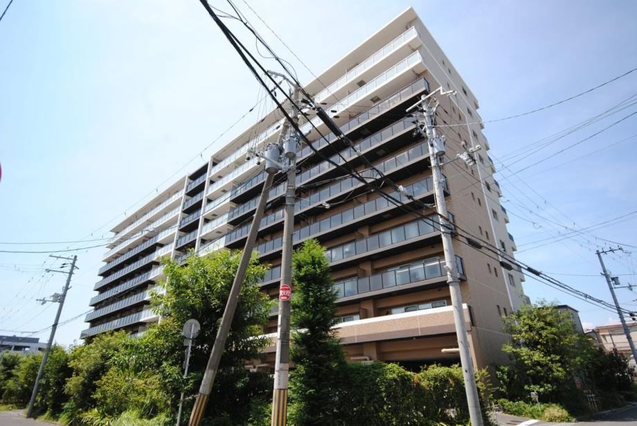 3LDK apartment in Toyonaka, Osaka - Photo 1