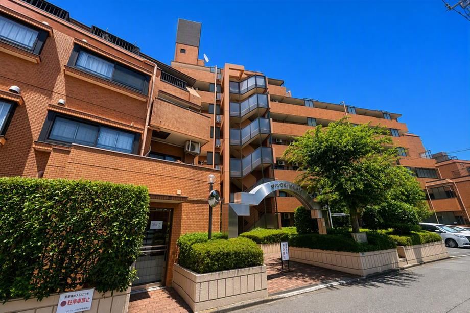 2LDK apartment in Minami Ward, Sagamihara, Kanagawa - Photo 1