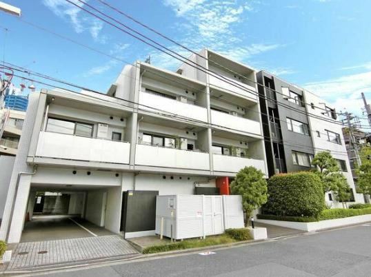 1LDK apartment in Minato Ward, Tokyo - Photo 1