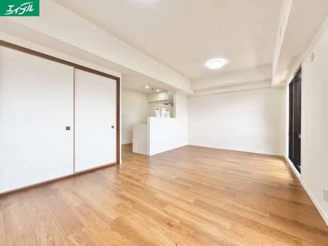 3LDK apartment in Owariasahi, Aichi - Photo 1