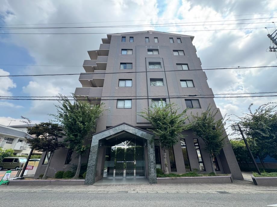 3LDK apartment in Toyota, Aichi - Photo 1