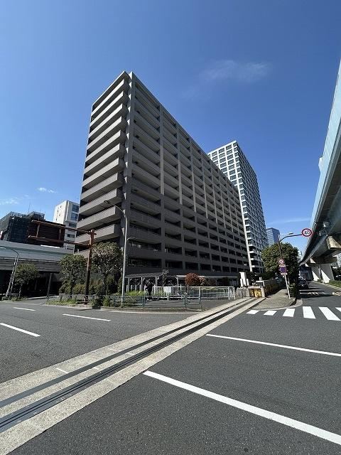 3LDK apartment in Minato Ward, Tokyo - Photo 1