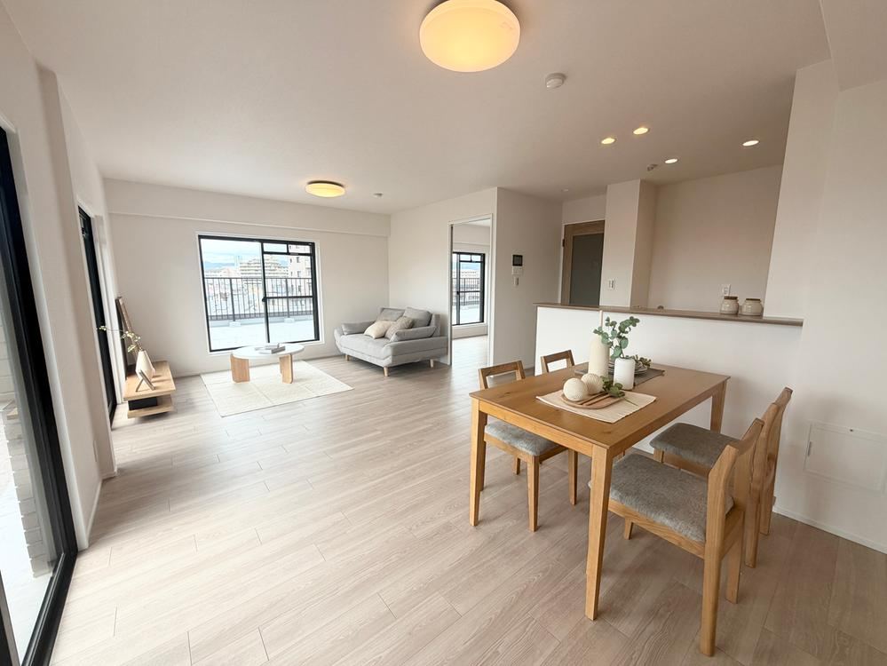 2LDK apartment in Suita, Osaka - Photo 1