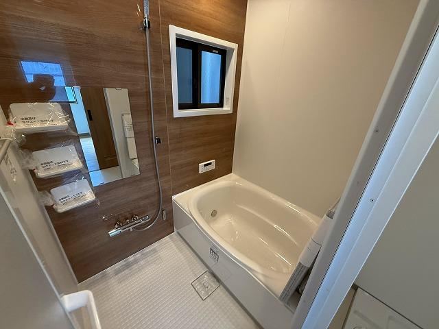 3DK house in Hirakata, Osaka - Photo 1