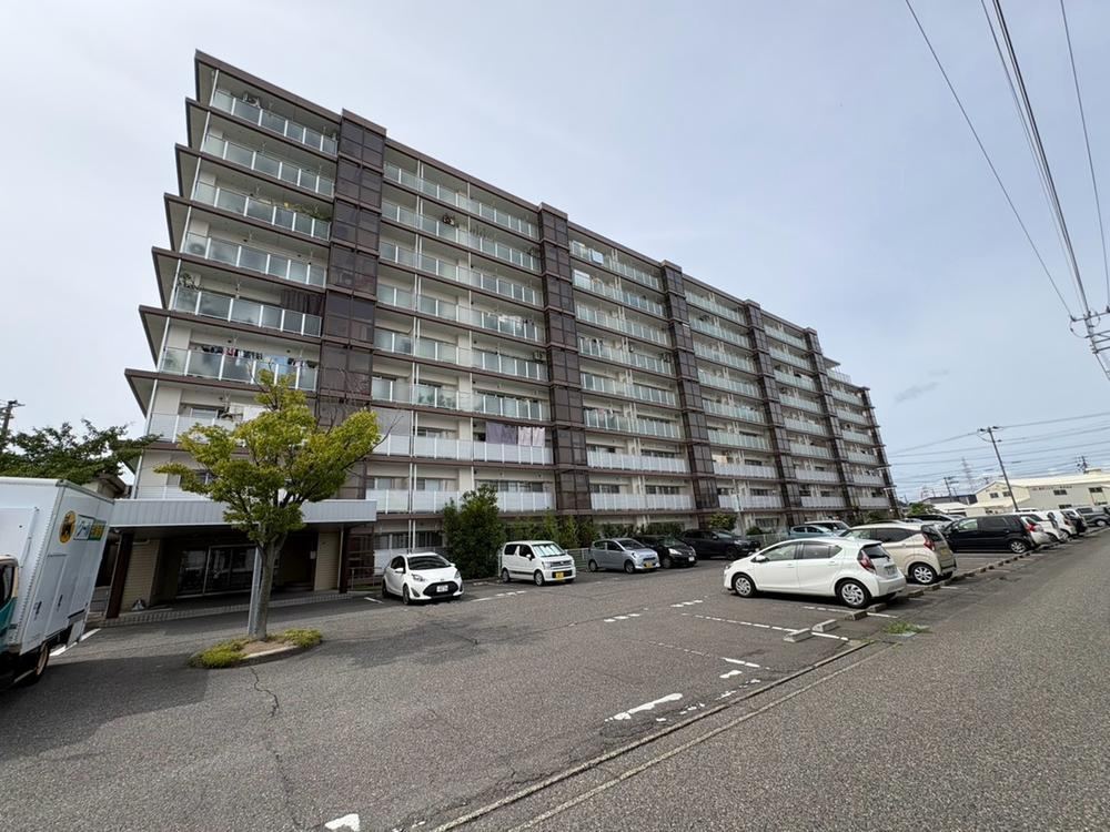 4LDK apartment in Higashi Ward, Niigata - Photo 1