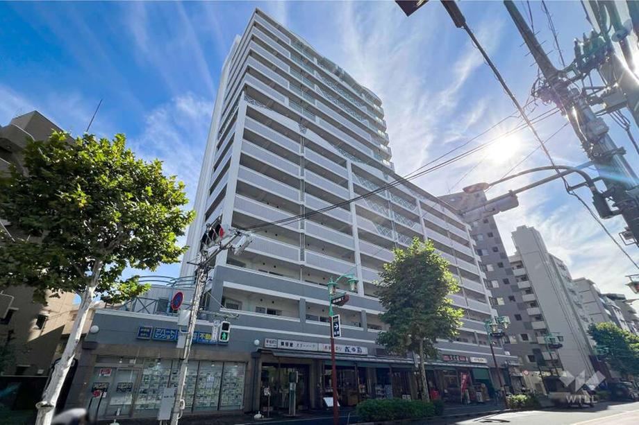 2LDK+S apartment in Nakano Ward, Tokyo - Photo 1