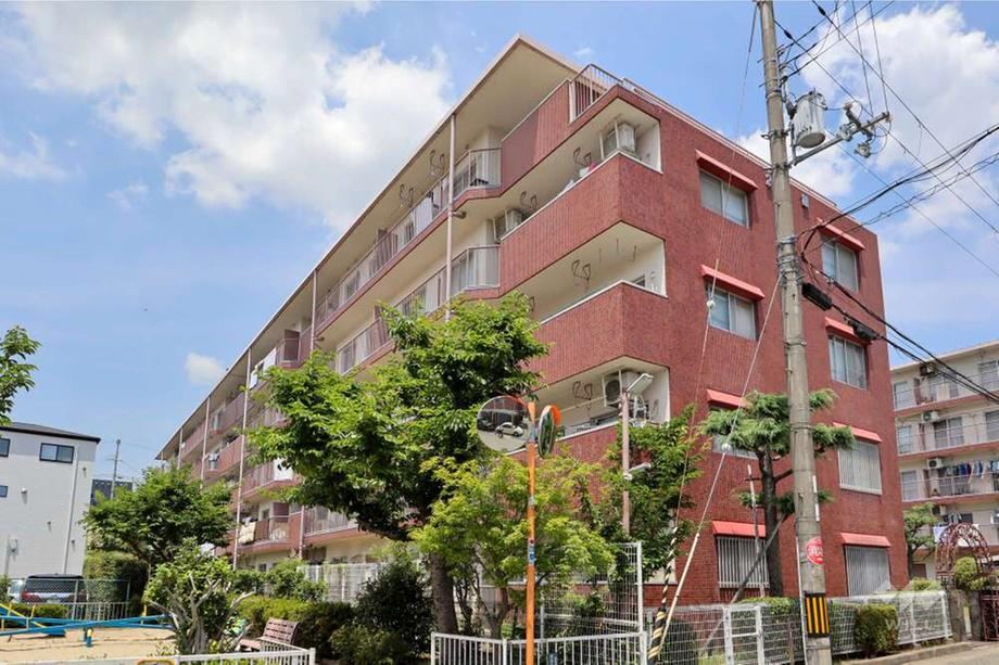 4LDK apartment in Mino, Osaka - Photo 1
