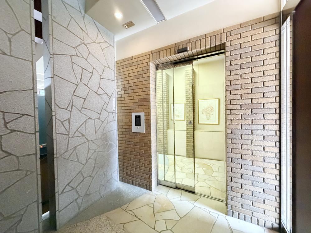 4LDK apartment in Miyakojima Ward, Osaka - Photo 1