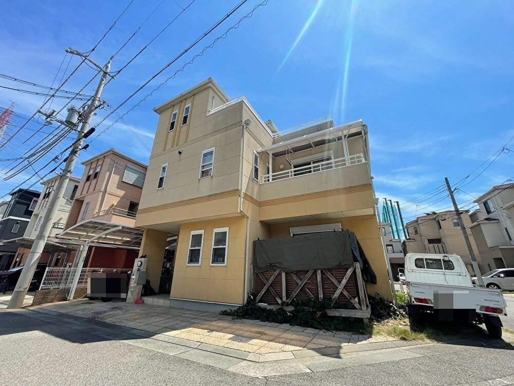 4LDK house in Takarazuka, Hyogo - Photo 1