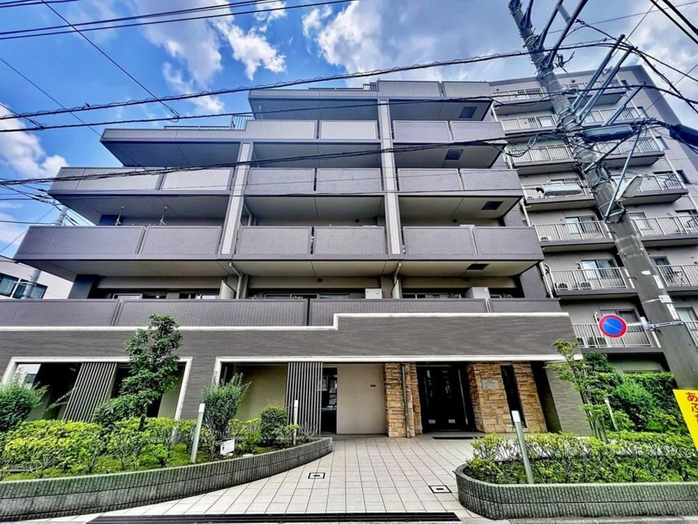 3LDK apartment in Katsushika Ward, Tokyo - Photo 1