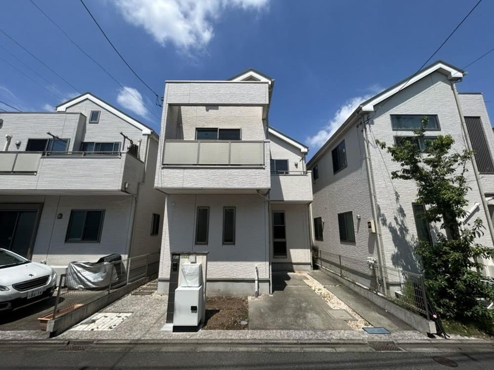 3LDK house in Setagaya Ward, Tokyo - Photo 1