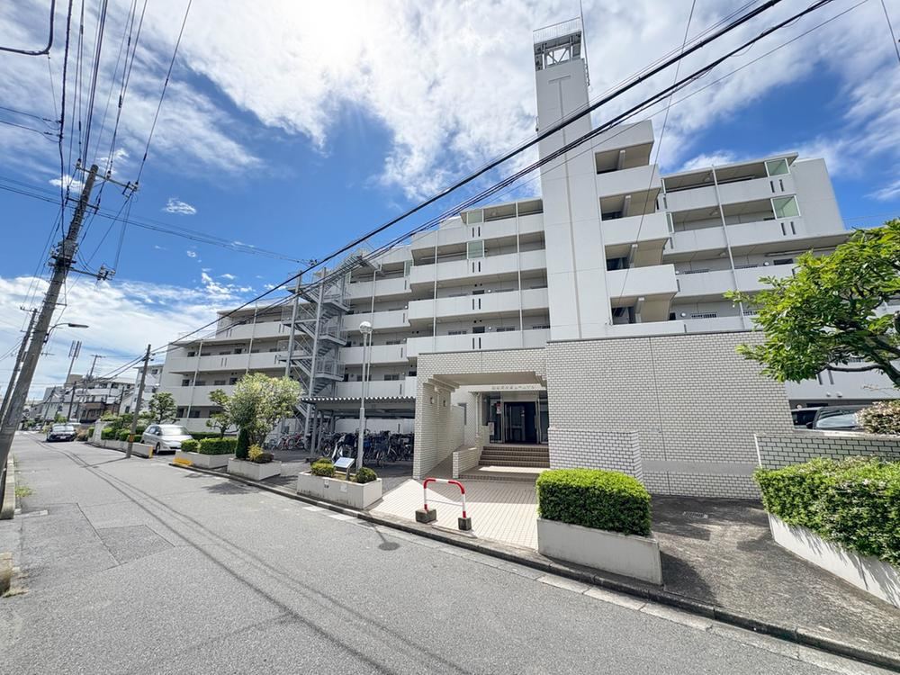 3LDK apartment in Urawa Ward, Saitama - Photo 1