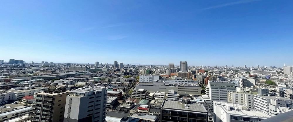 2LDK+S apartment in Shinjuku Ward, Tokyo - Photo 1