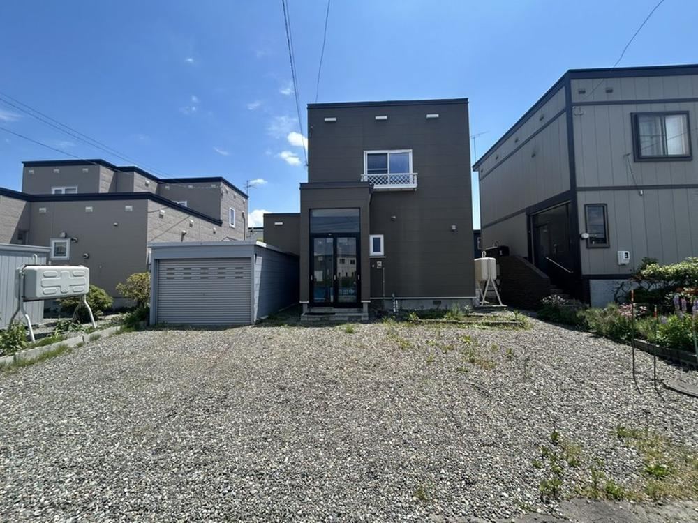 4LDK house in Ebetsu, Hokkaido - Photo 1